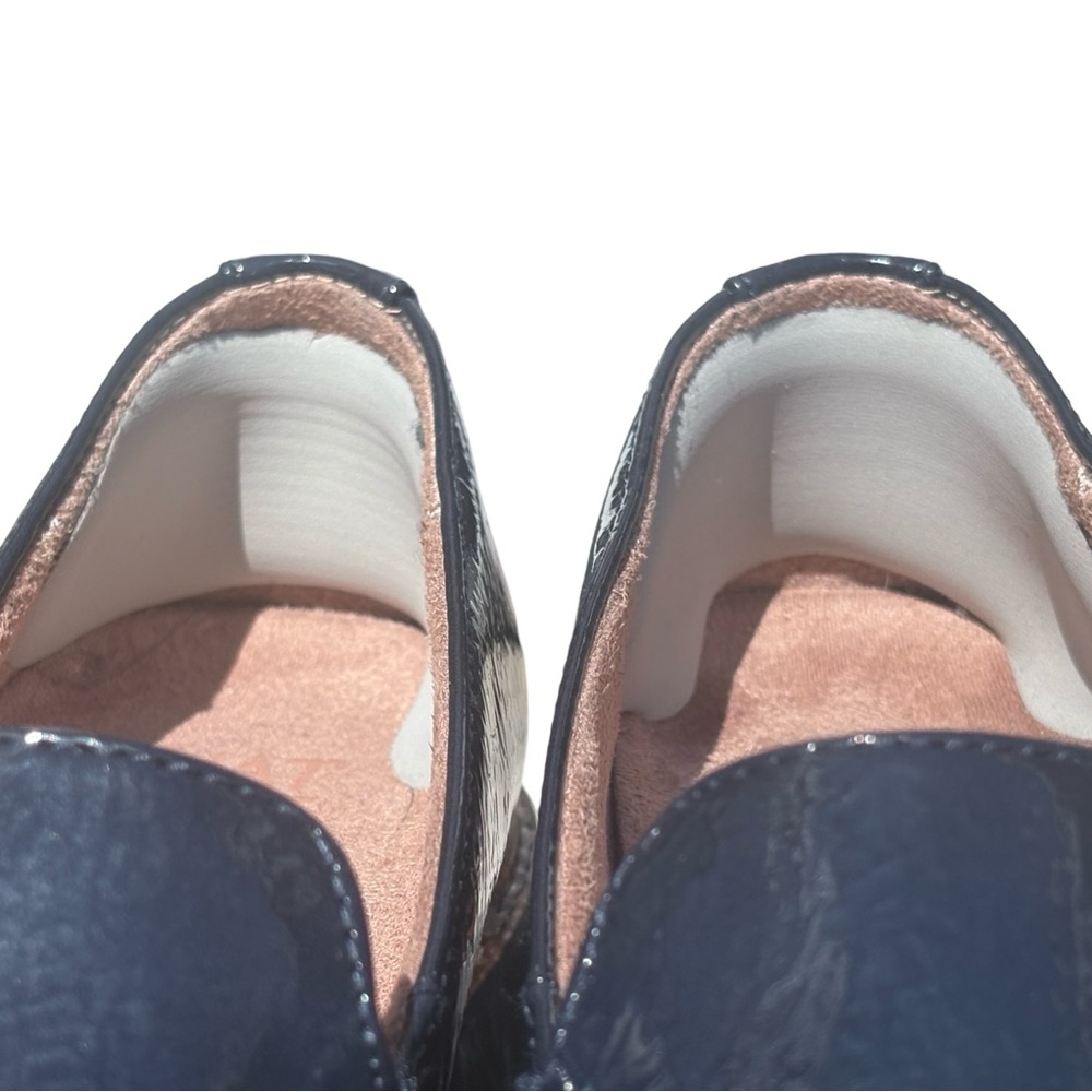 AUXZUR NAT Navy Patent Loafers | Size 39 US 8.5-9 Women’s - Picture 7 of 13